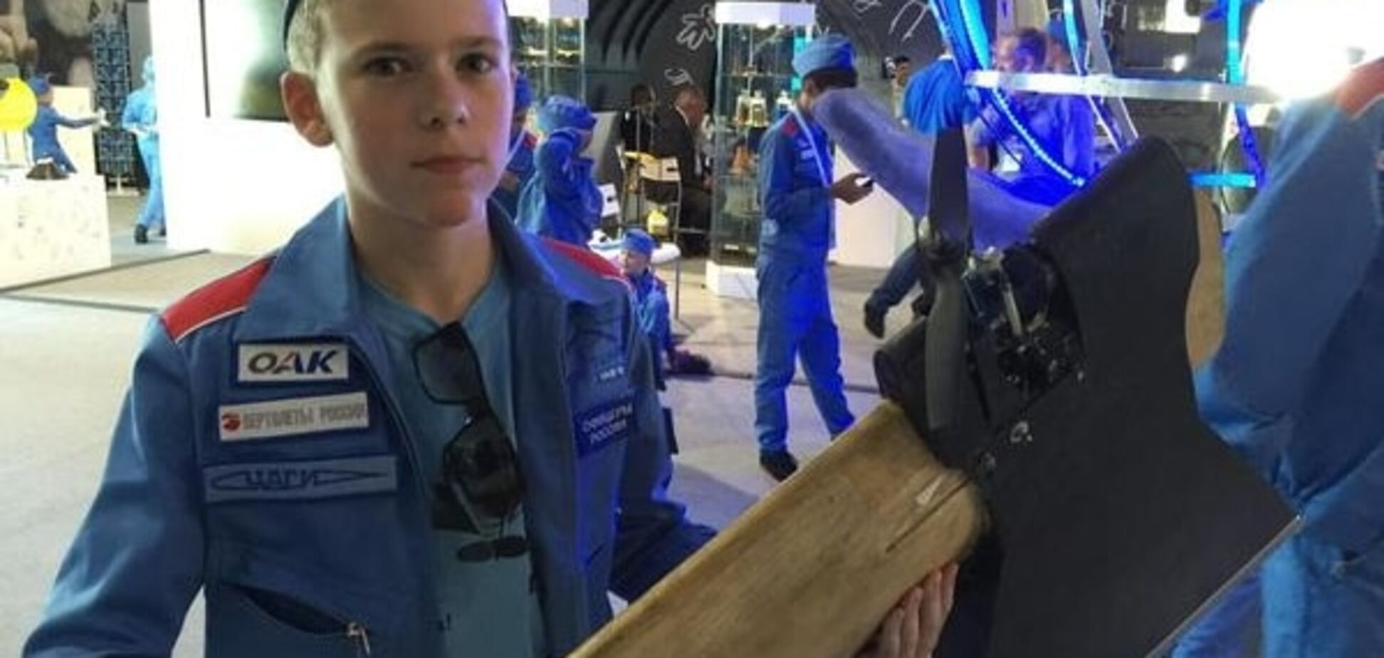 Путина на авиасалоне ошарашили 'летающим топором': фотофакт