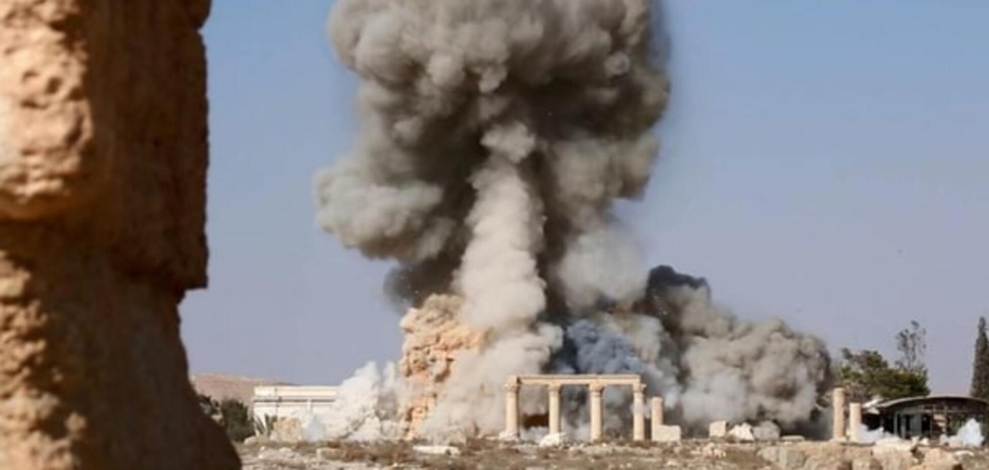Боевики ИГИЛ взорвали древний храм в Пальмире: фотофакт
