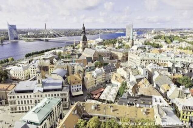 Беженцы в Латвии: Посторонним вход воспрещен?