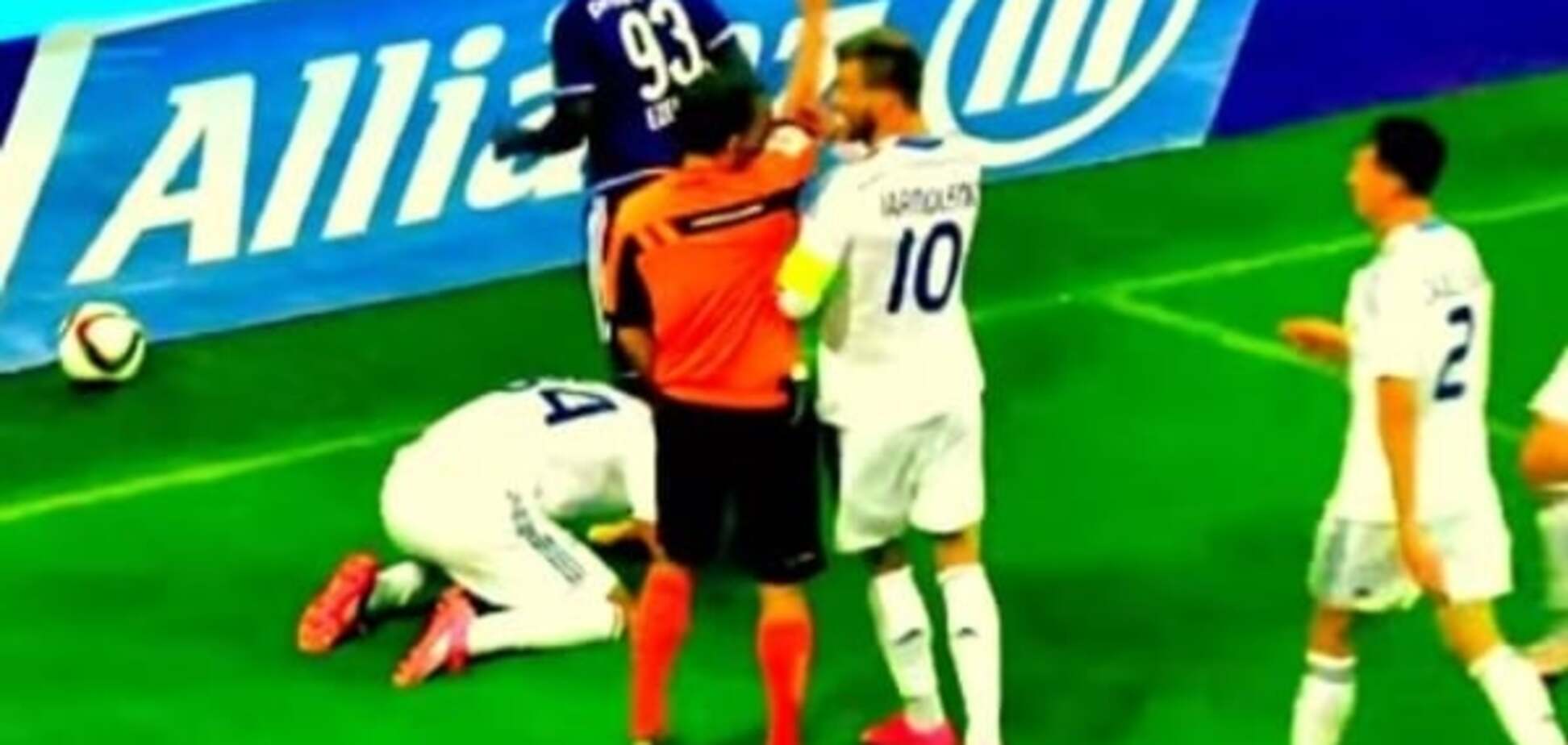 Ярмоленко агрессивно набросился на судью во время матча: видео инцидента