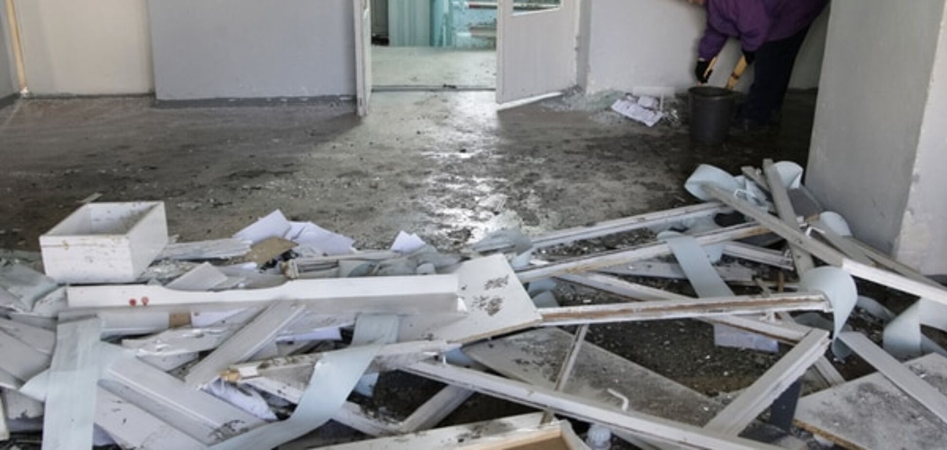 Тяжелая артиллерия разрушила больницу в Марьинке