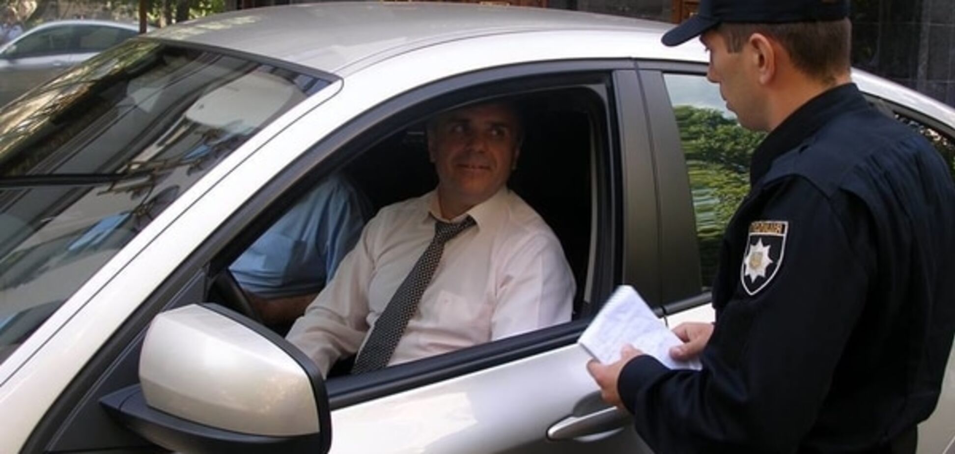 Полиция не может оштрафовать 'героя парковки' по фотоснимку