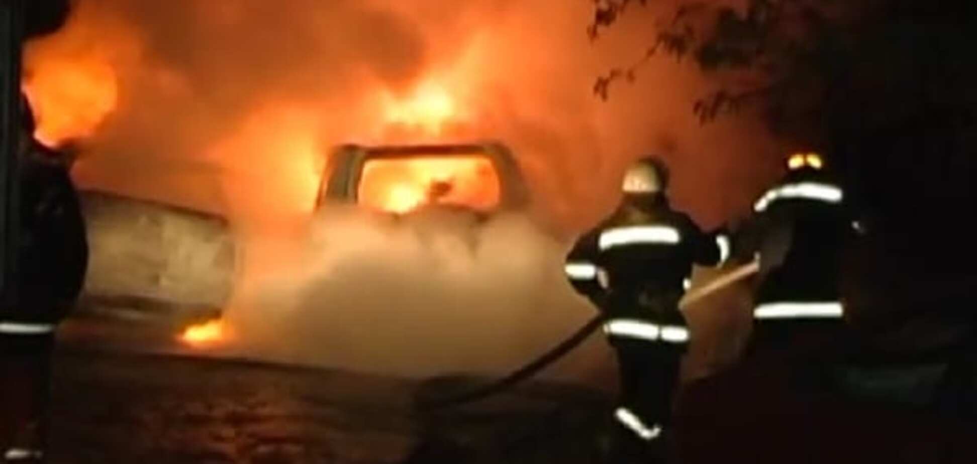 В Киеве 'проснулись' поджигатели: горели три автомобиля