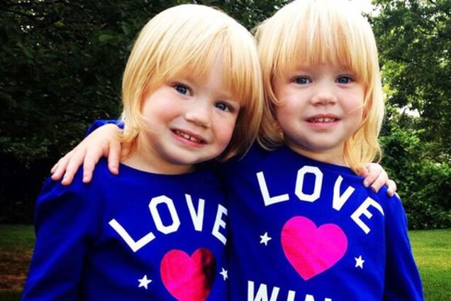 Я и моя тень: 25 нежных фото о любви близнецов