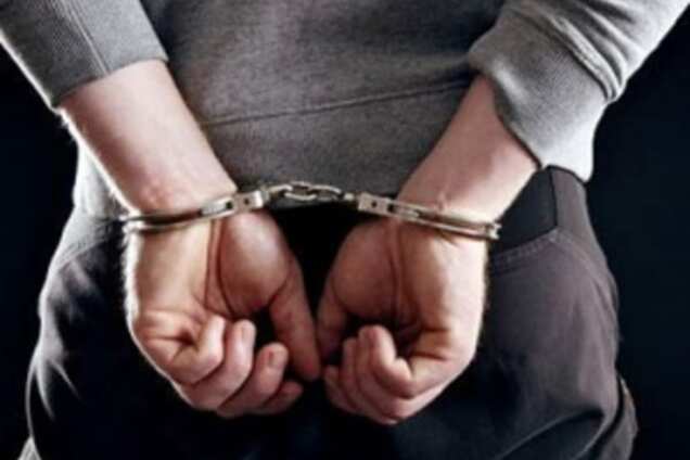 Суд арестовал милиционера, который стрелял в авто замминистра образования