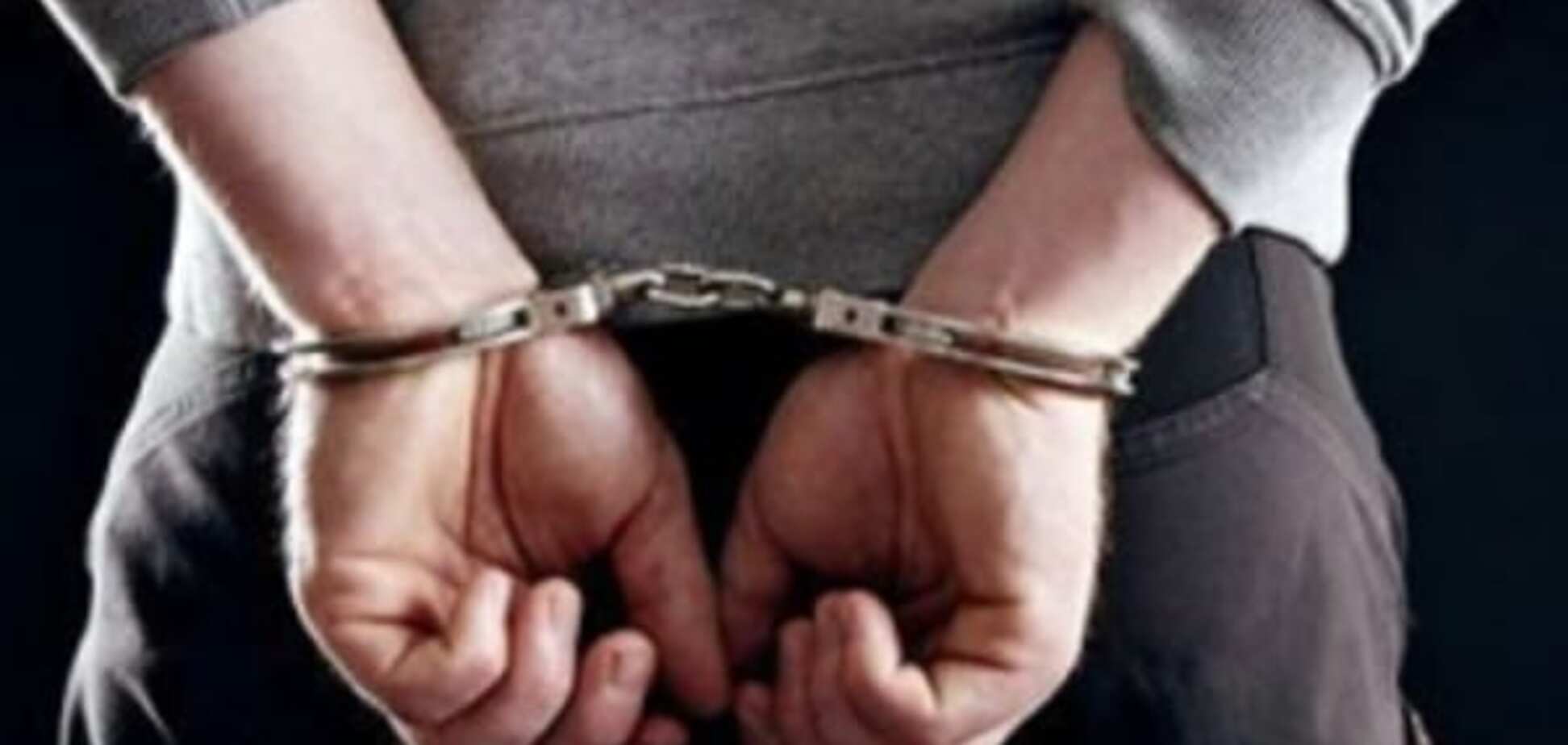 Суд арестовал милиционера, который стрелял в авто замминистра образования