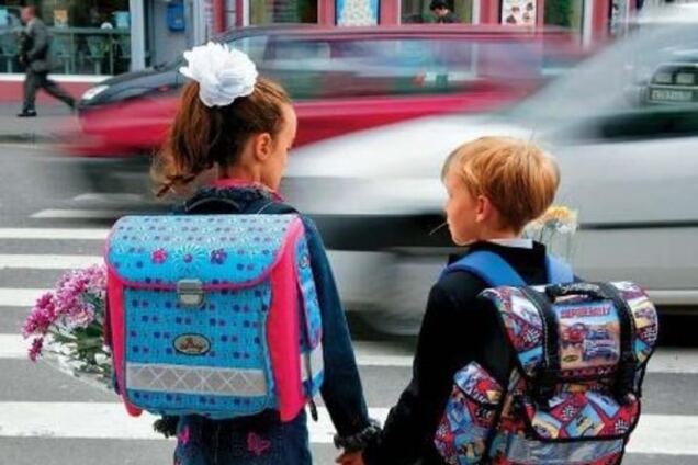 Эксперты рассказали, как защитить ребенка от ДТП по дороге в школу: главные правила для родителей