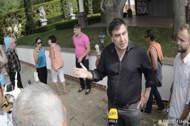 Открытые пляжи и снесенные заборы: как Саакашвили борется в Одессе с коррупцией