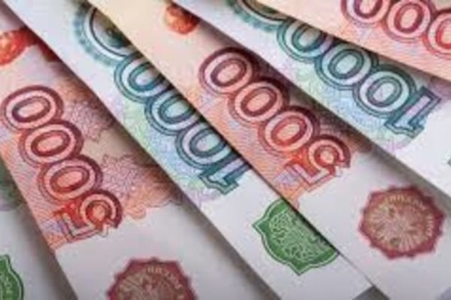 Рубль нестійкий на фоні нафти і боргів Росії