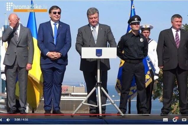 Нелепые штаны Саакашвили произвели фурор в соцсетях