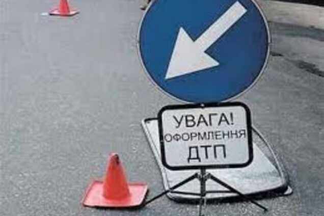 У ДТП під Києвом тяжко постраждала мати з 3-річною дитиною