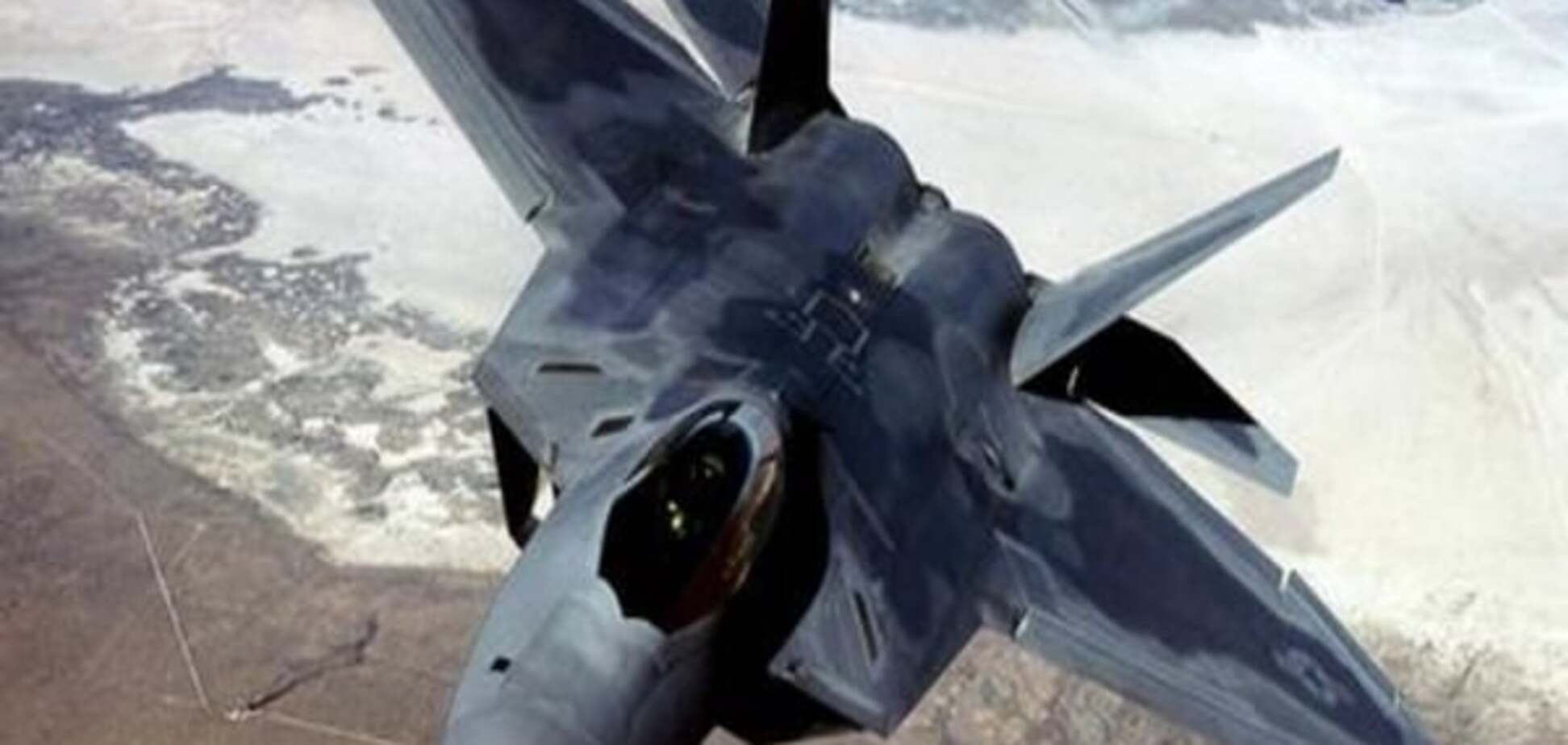 До Німеччини прибули американські винищувачі п’ятого покоління F-22