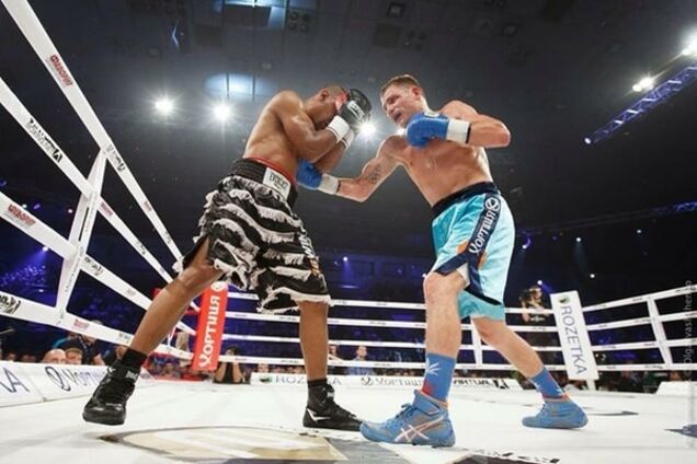 Украинский боксер Беринчик сломал нос сопернику в первом профи бою