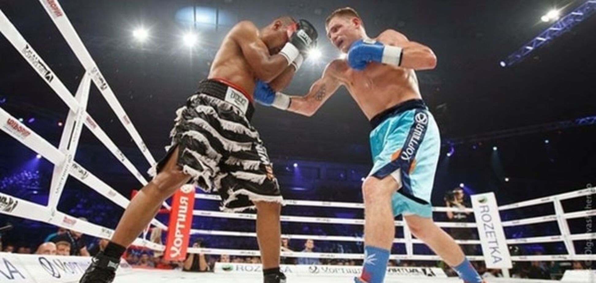 Украинский боксер Беринчик сломал нос сопернику в первом профи бою