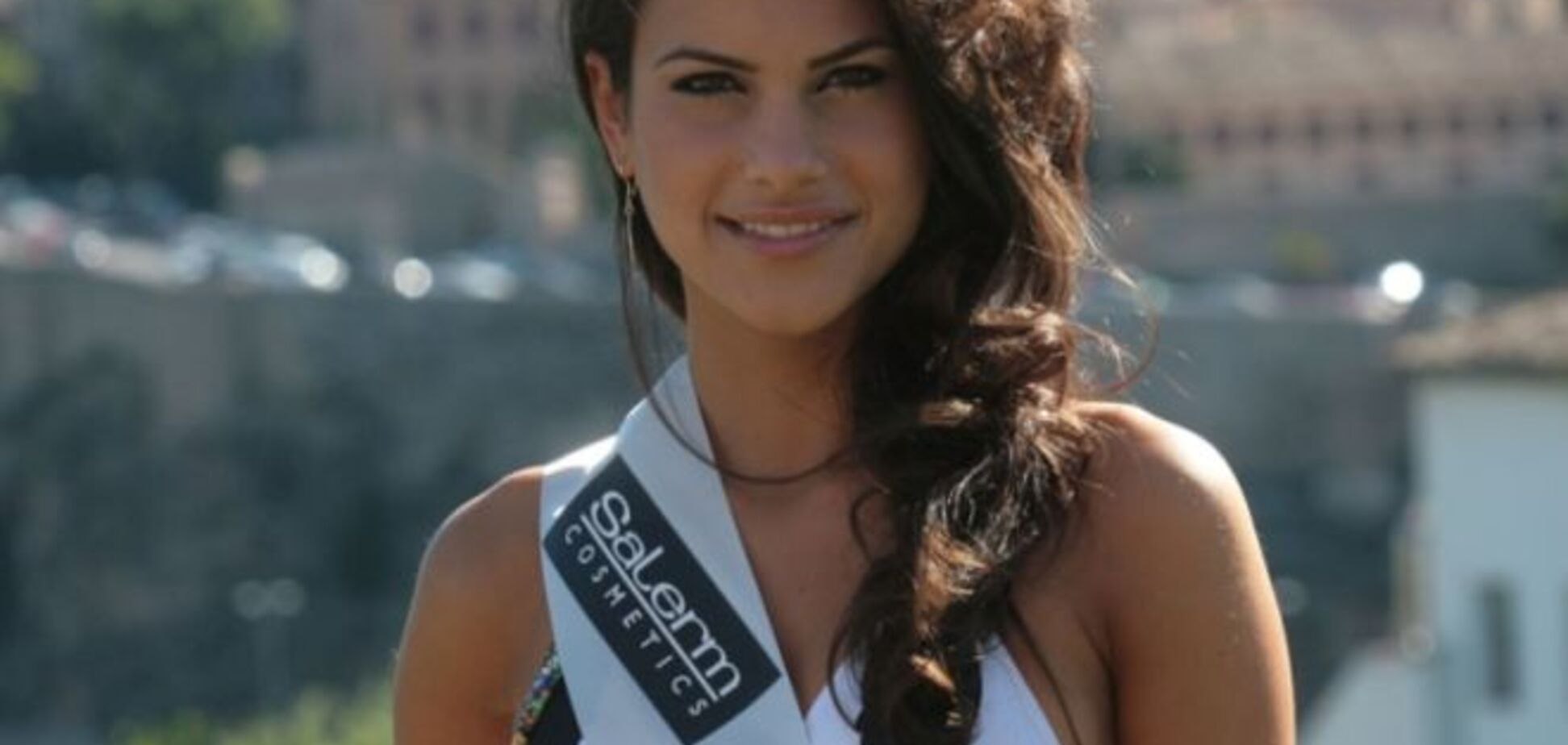 Коханка відомого футболіста виграла конкурс краси в Іспанії