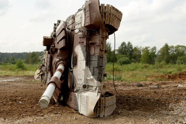 Танковый биатлон в России: один танк захлебнулся, другой перевернулся. Опубликовано видео