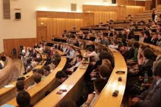 В Украине вузы начали незаконную 'охоту' за контрактниками