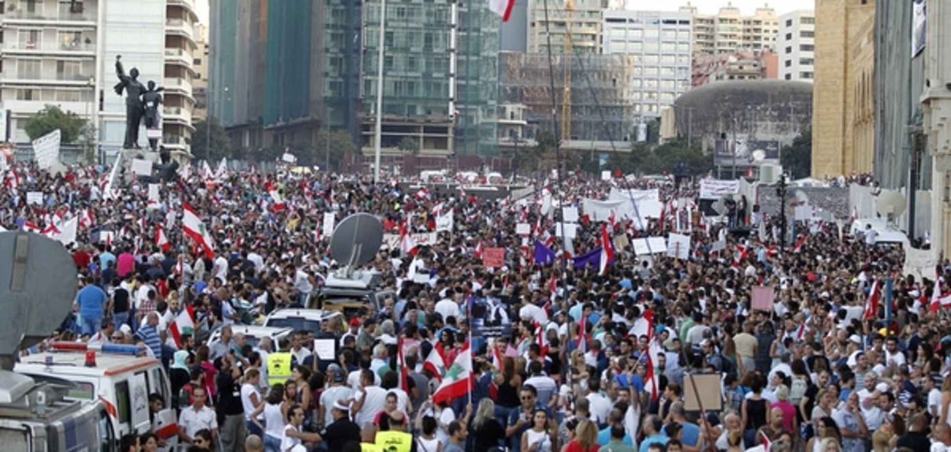 'Від вас смердить!': У Бейруті розпочався 'сміттєвий' 'Майдан'. Фото революції