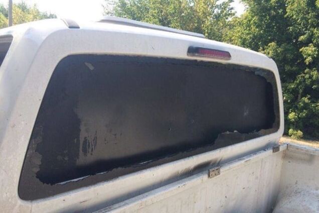 'Мирні контрабандисти' Луганщини розстріляли авто мобільної групи: фотофакт
