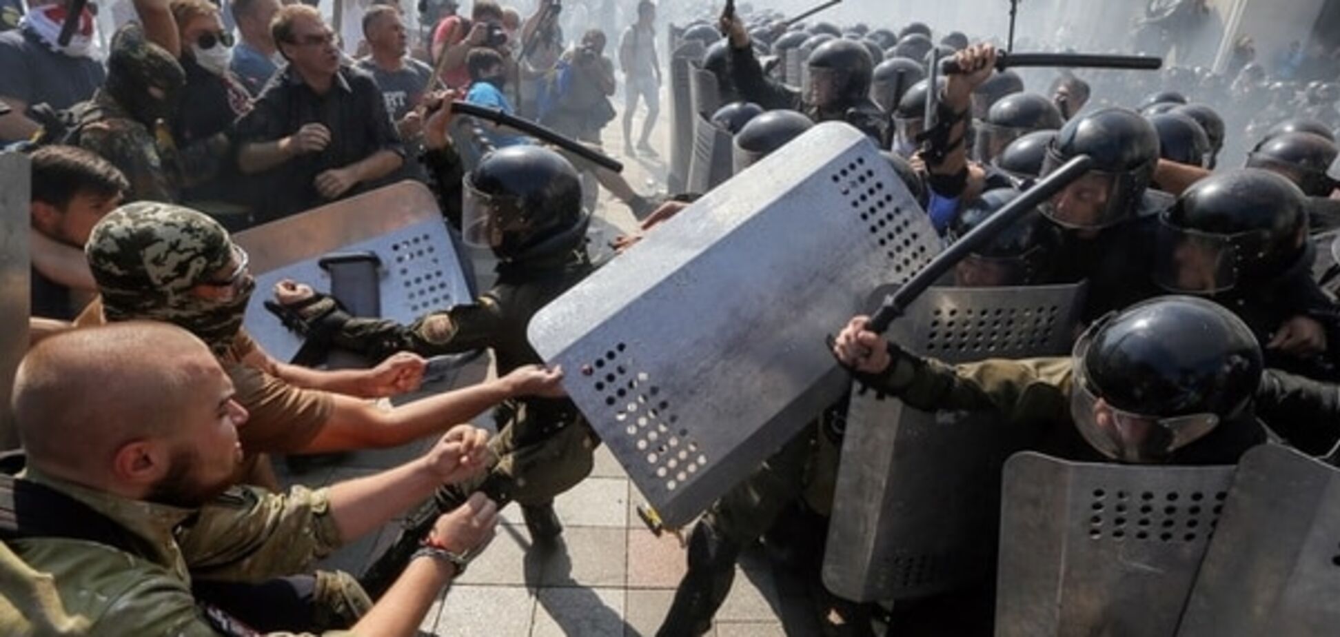 Побоище возле Рады: 'Свобода' возложила ответственность на власть