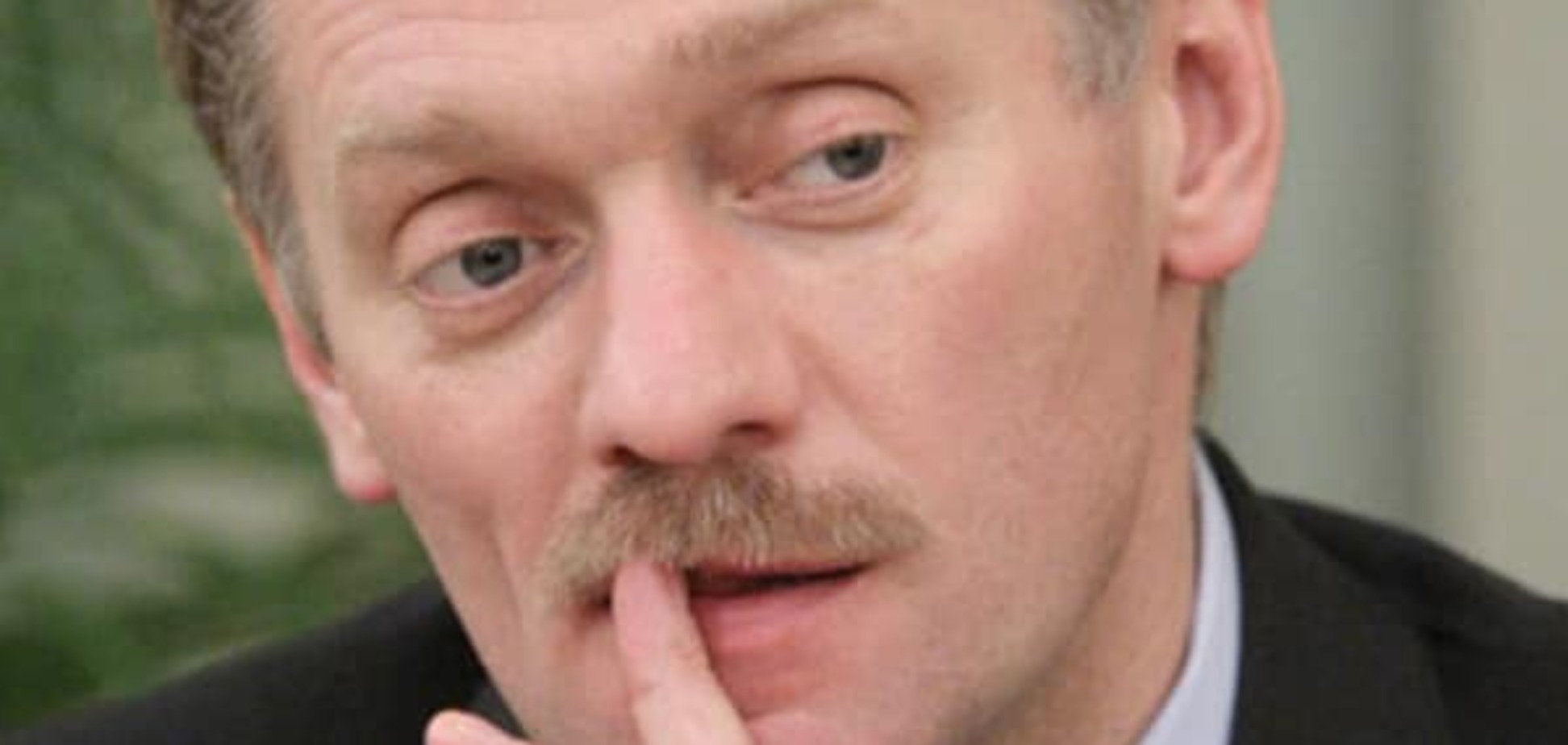 Осуждаем, не приемлем: Песков 'поцокал языком' из-за событий в Киеве