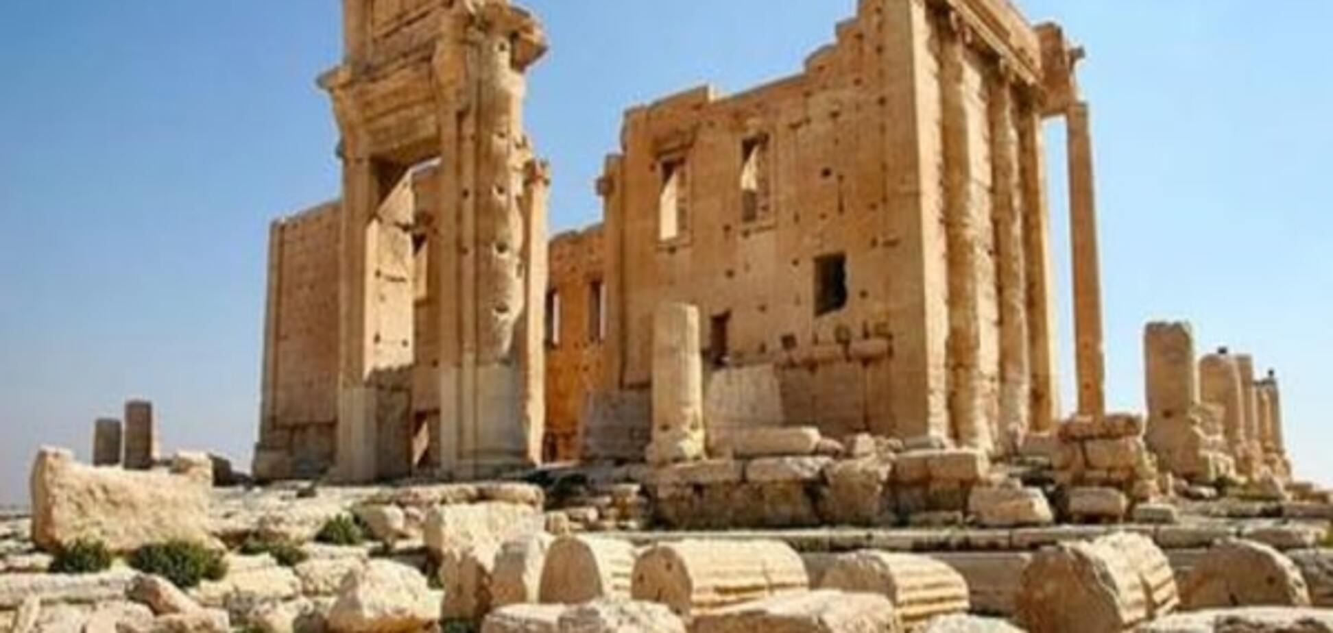 Бойовики 'Ісламської держави' зруйнували частину храму в Пальмірі