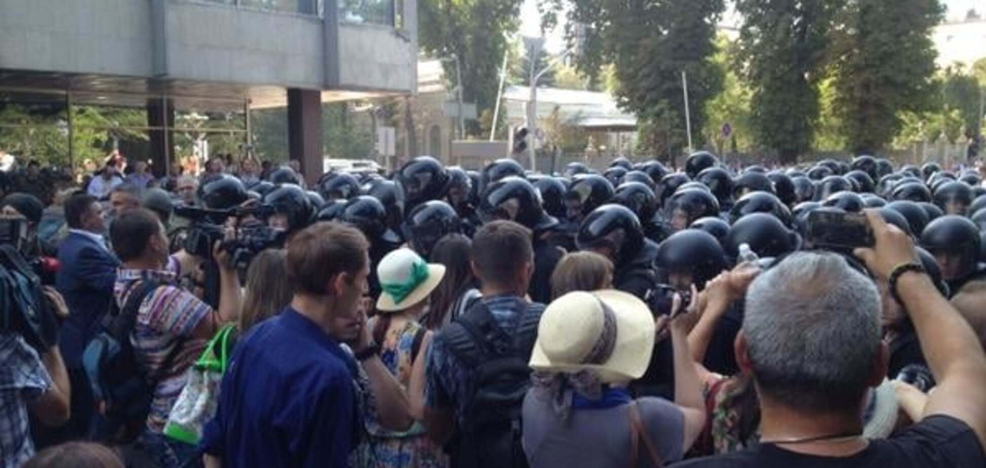 У Києві відбулися зіткнення біля готелю 'Київ'