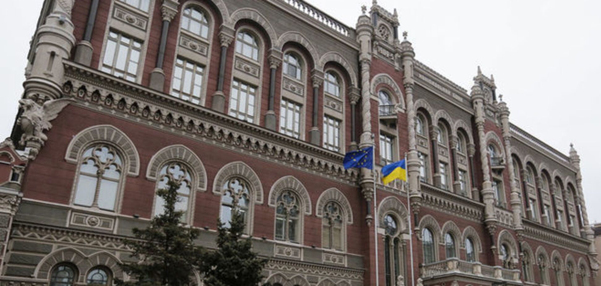 НБУ валит гривню: доллар резко рванул вверх