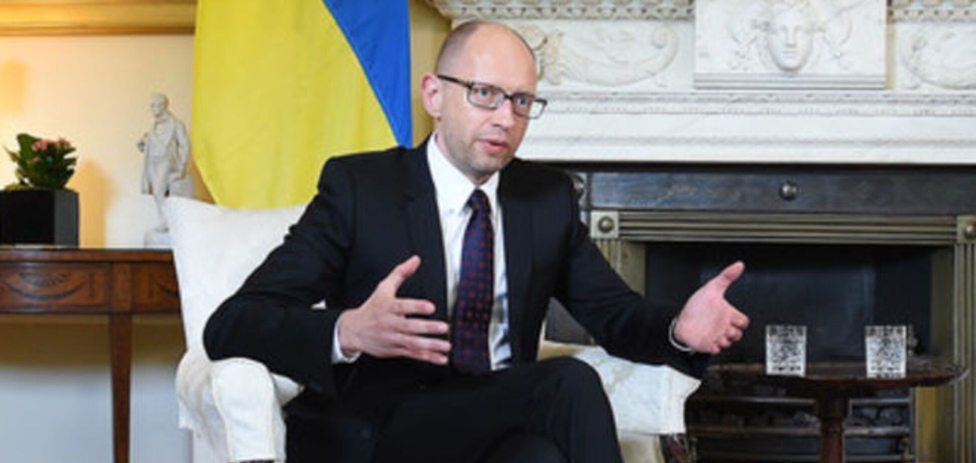 Яценюк зовет мир на борьбу против 'геббельской пропаганды Путина'