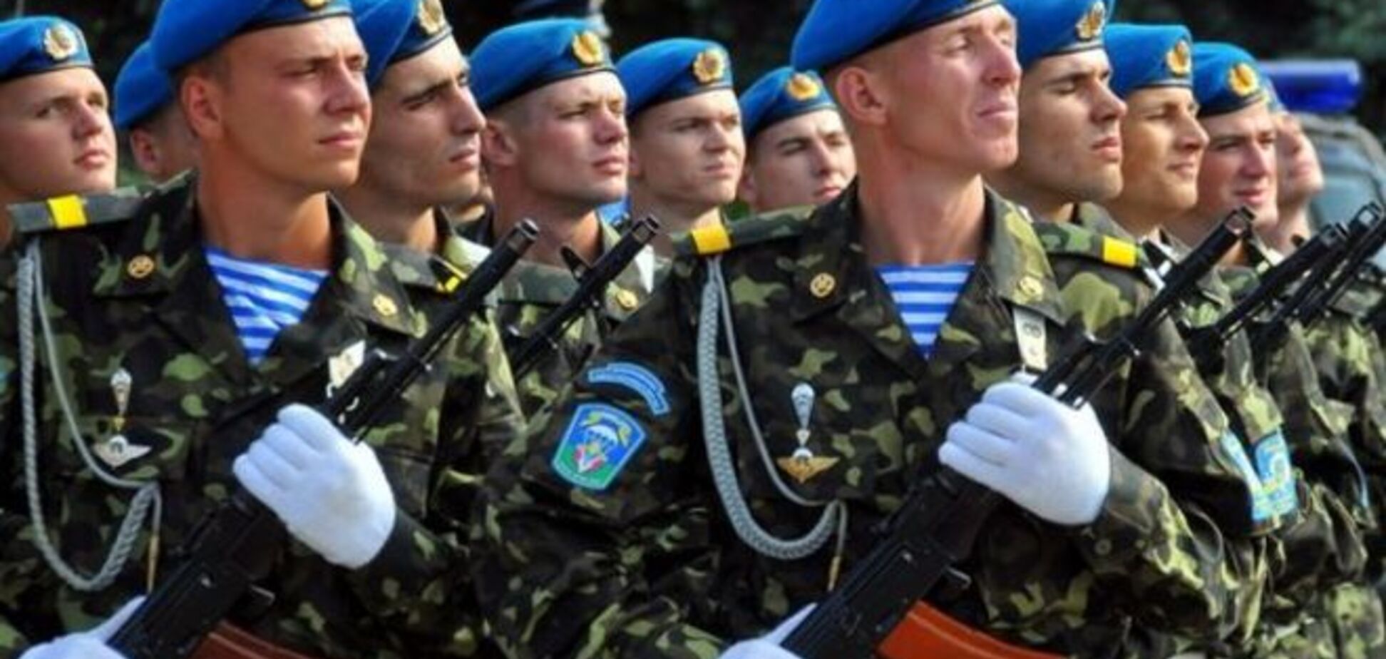 У Росії на плакатах до Дня ВДВ красувалися українські десантники: фотофакт