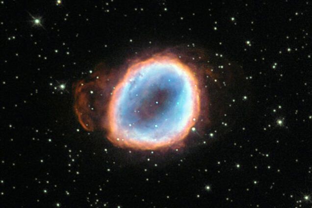 Астрономы запечатлели на фото яркую смерть звезды