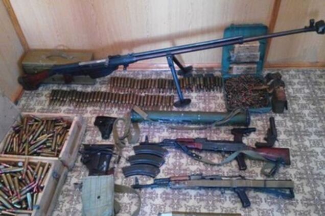 У терористів на Донбасі закінчуються гроші. Розпродують зброю - Снєгирьов