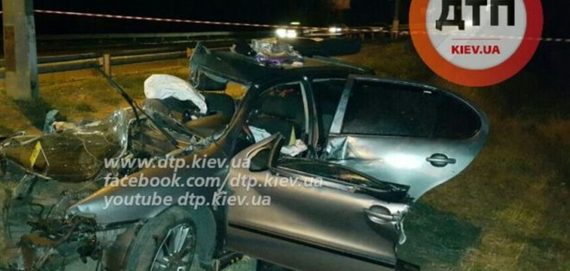 Смертельне ДТП у Києві: автомобіль врізався у стовп