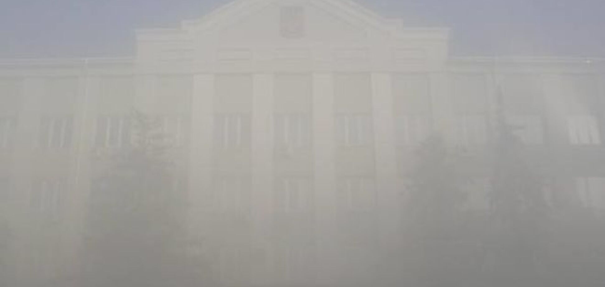 Ірпінь затягнуло димом від палаючих торфовищ: фотофакт