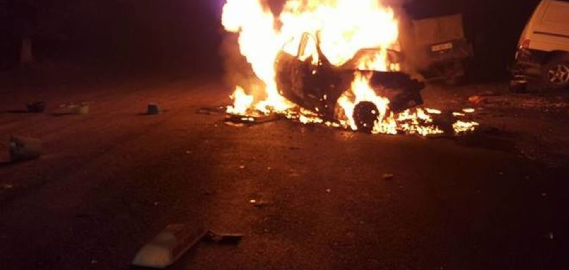 В Одесі вибухнуло таксі: водій та двоє пасажирів згоріли всередині. Опубліковані фото