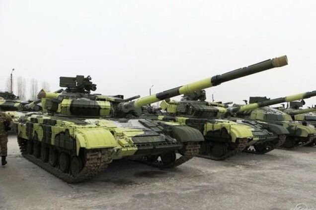 Терористи на танках під Донецьком атакували прикордонників: є постраждалі