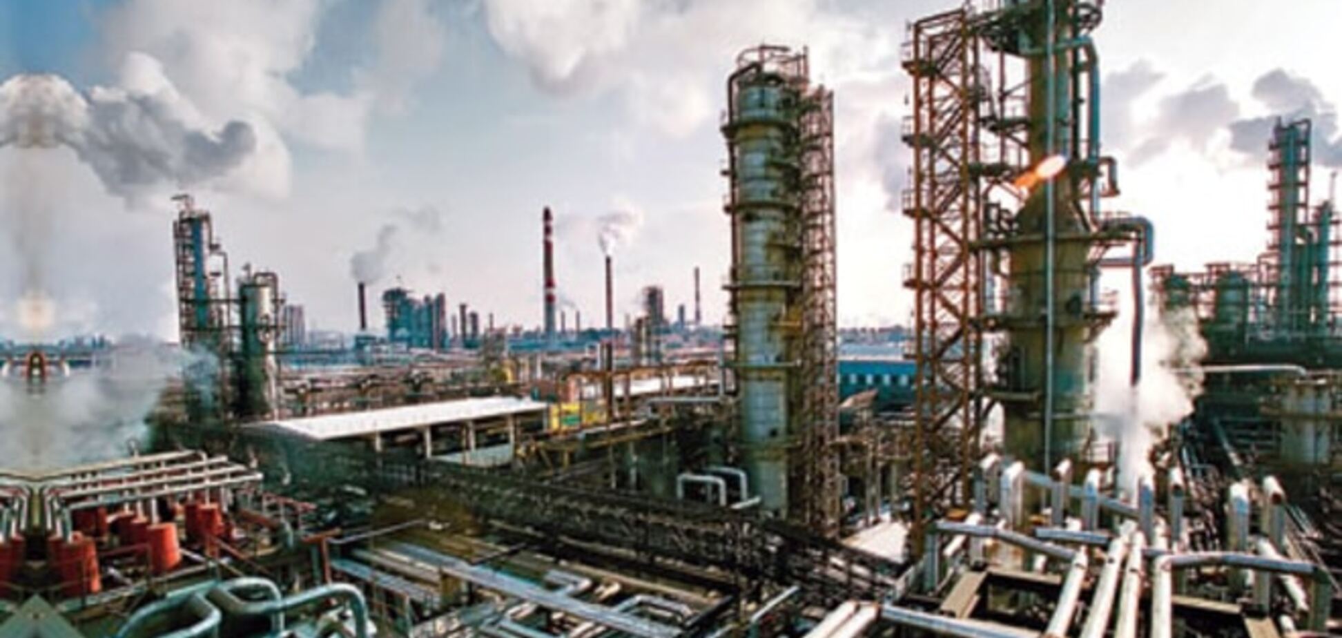 В Кременчуге на нефтебазе произошел взрыв