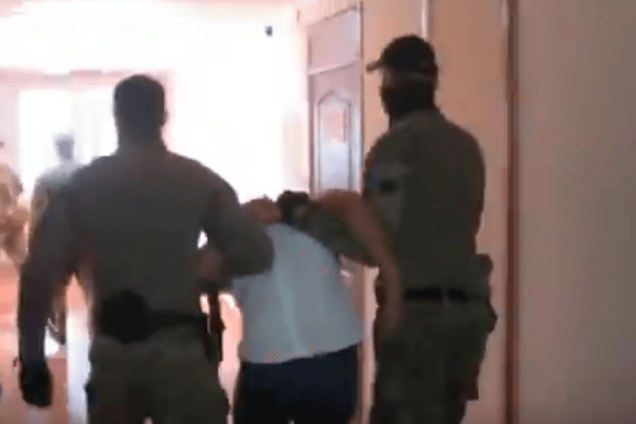 СБУ задержала гендиректора госкомпании за финансирование терроризма: видеофакт