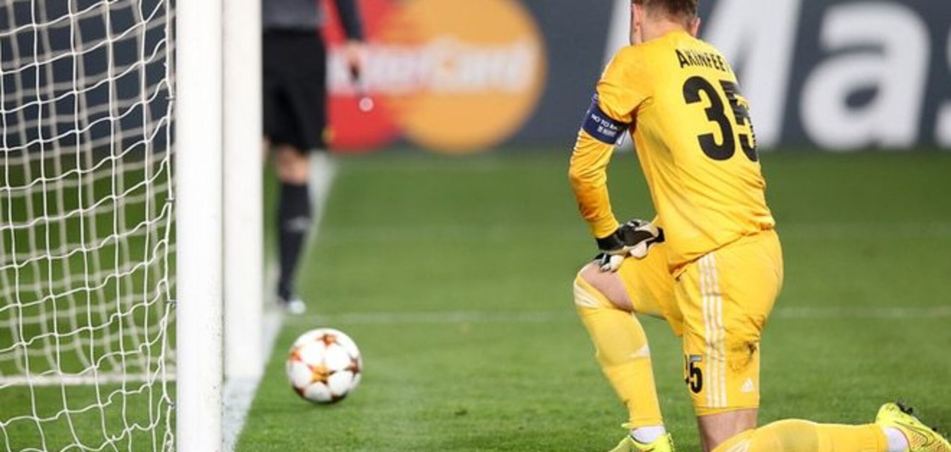 Вратарь сборной России ухудшил антирекорд Лиги чемпионов