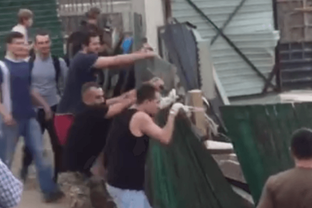 В Киеве произошла массовая бойня со стрельбой: видеофакт