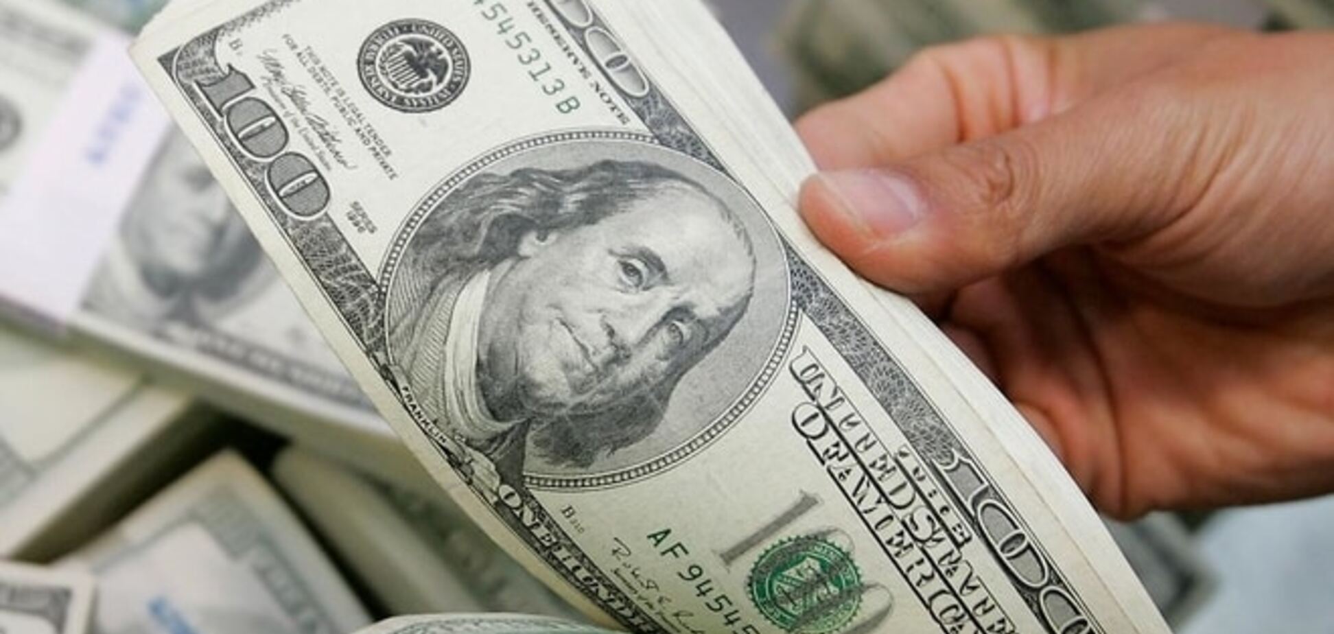 Доллар подешевел до 21 гривни