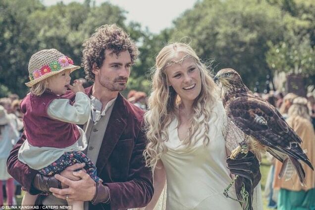 Пара устроила потрясающую свадьбу в стиле 'Властелина колец': сказочные фото