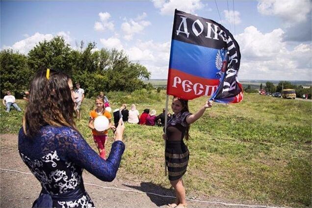 'ДНР'-овцы в сети похвастались фото на месте катастрофы MH17