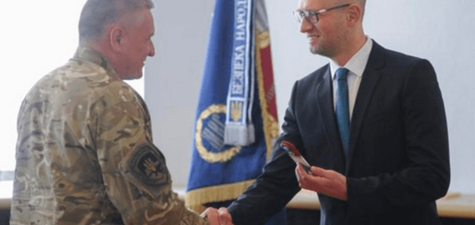 Яценюк попиарился на героях, не побоявшихся первыми получить 'кулю в лоб' за Украину: опубликованы фото