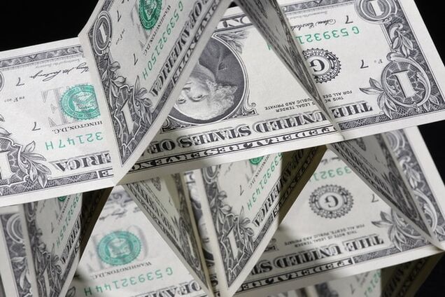 Фирмам Коломойского запретили торговать на биржах