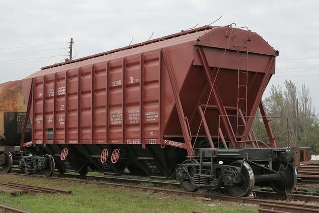 По железной дороге Донбасса год курсирует вагон с гниющими останками животных 