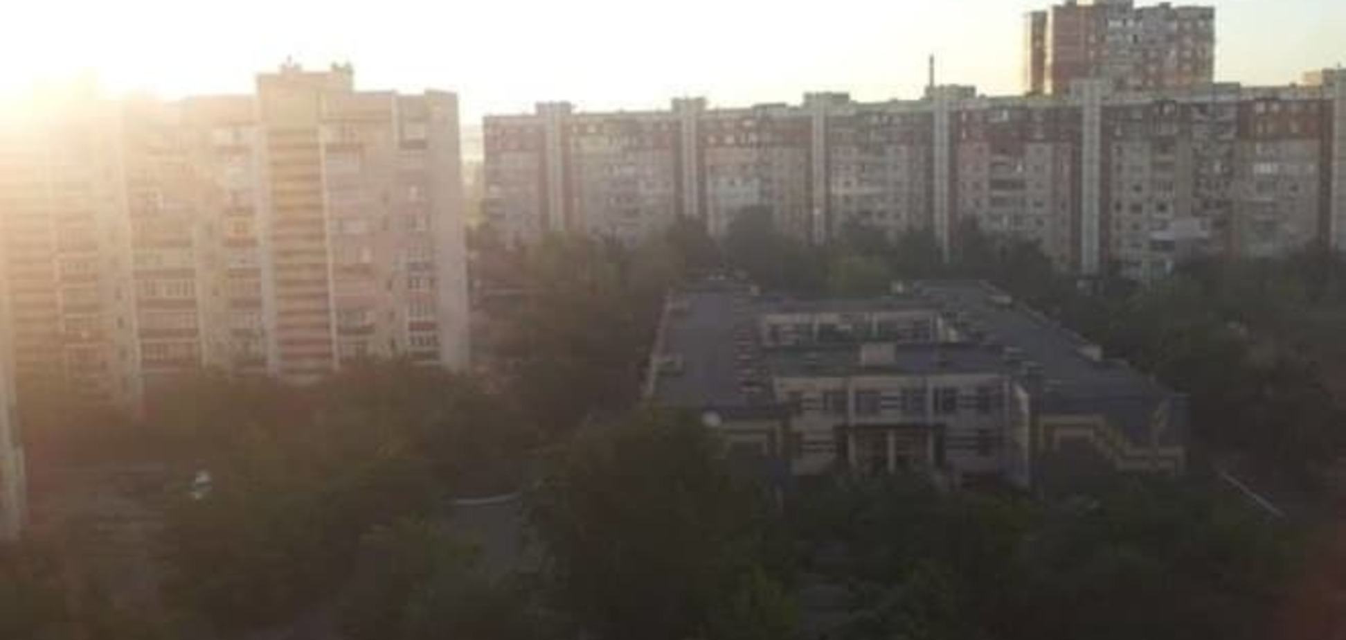 У Києві жителі Троєщини стривожені двотижневим гаром
