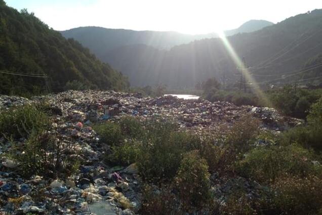 Во что превратился центр Европы: шокирующие фото некогда живописного уголка Закарпатья