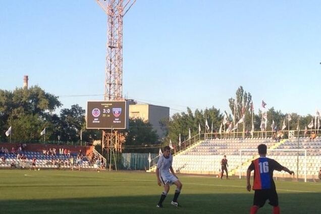 Они еще и спортсмены! Террористы 'ДНР' и 'ЛНР' 'воевали' на футбольном поле: фотофакт