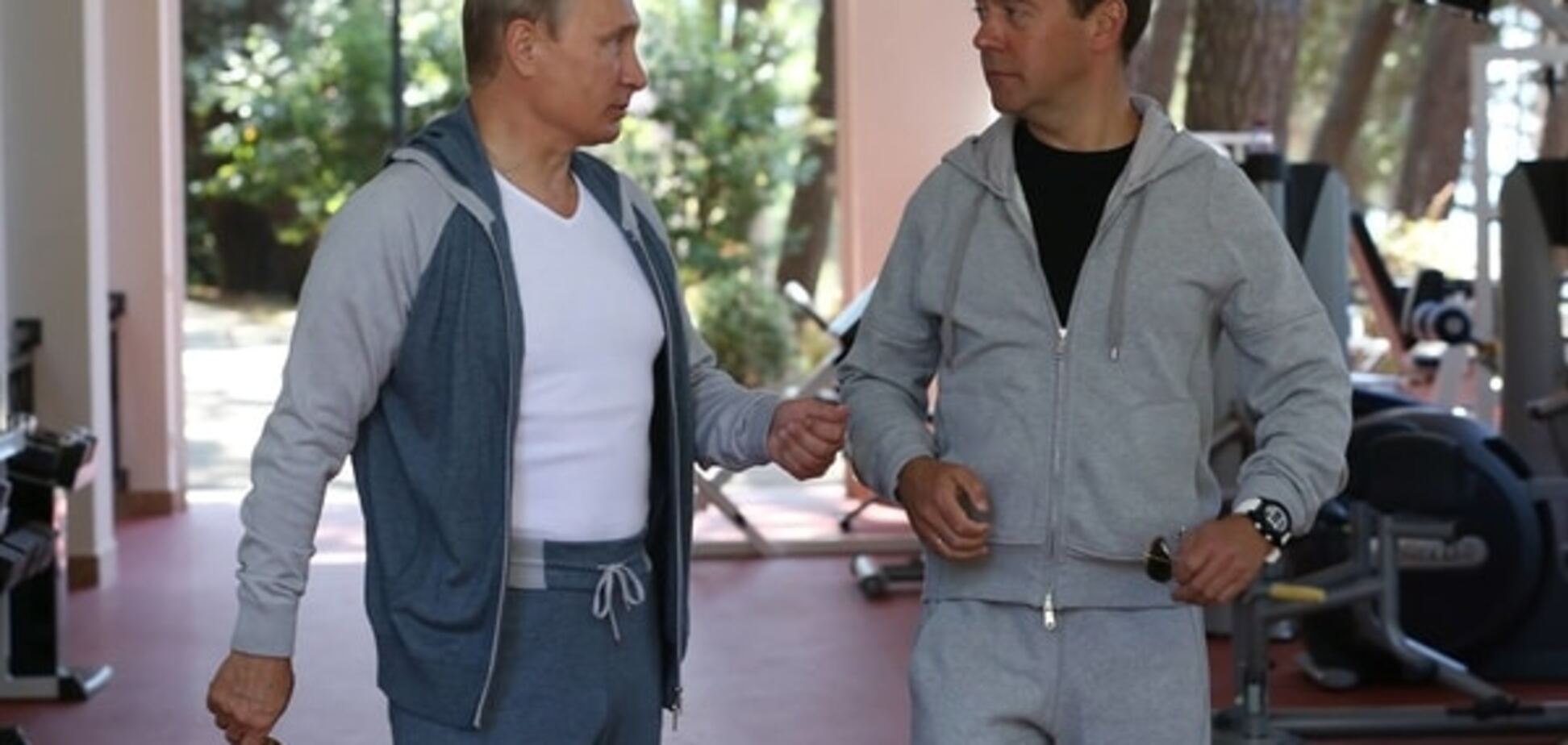 Путин тренировался с Медведевым в спортивных штанах за $1400: фотофакт